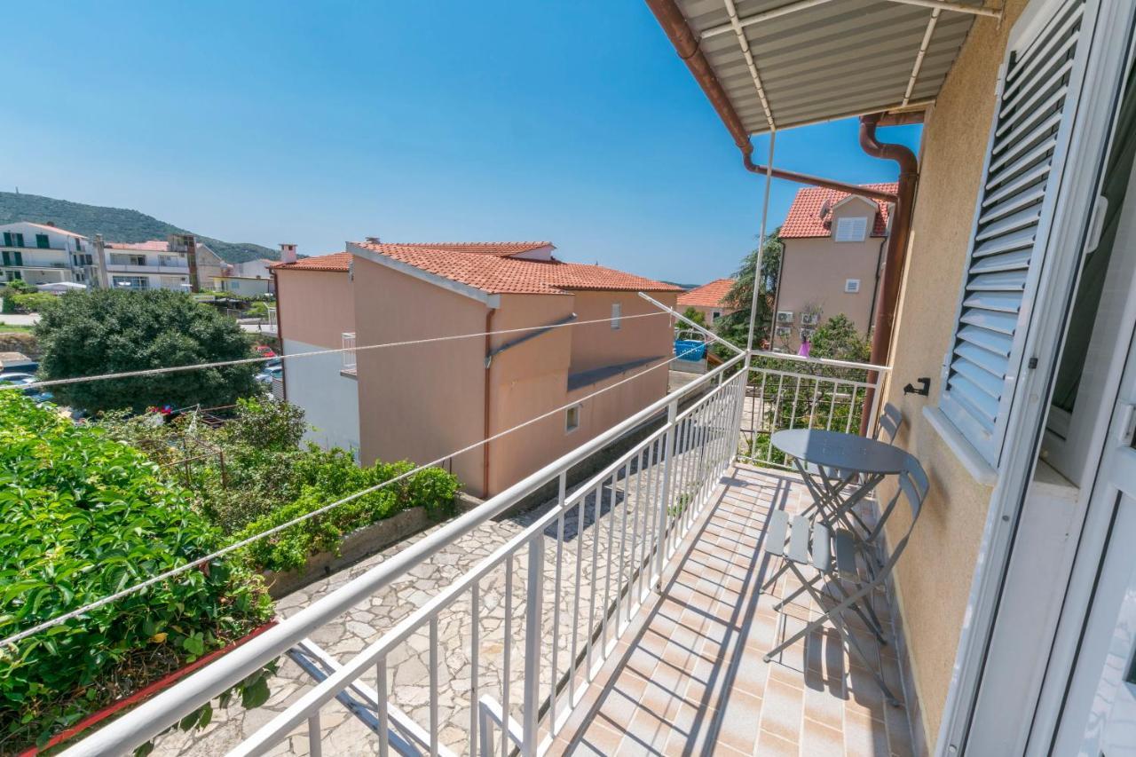 Apartment Hans Primošten Zewnętrze zdjęcie